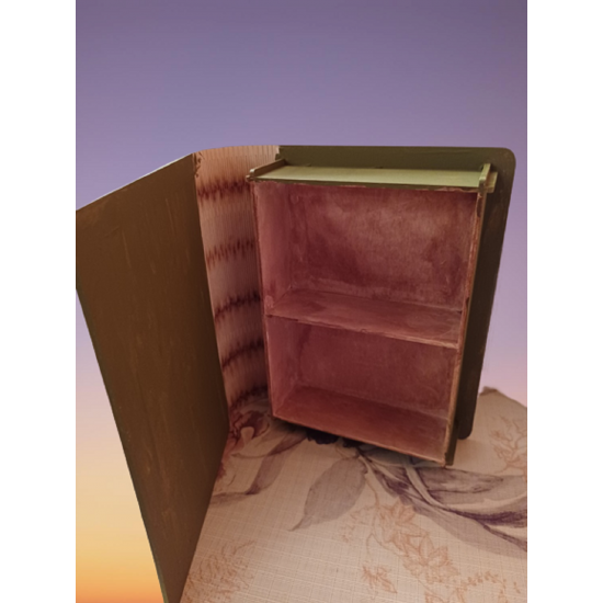 Кутия книга голяма